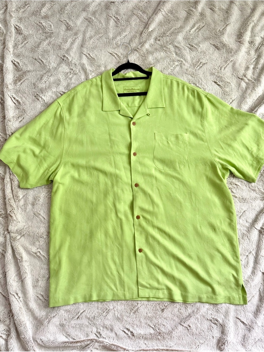 100% Silk Tommy Bahama Short-Sleeve Button-Down in Bright Lime